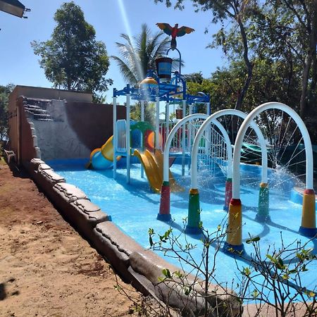 Aldeia Do Lago Caldas Novas Lindo Apt Com Cozinha Mobilia Nova Pode Levar Bebidas Na Area Das Piscinas Bagian luar foto